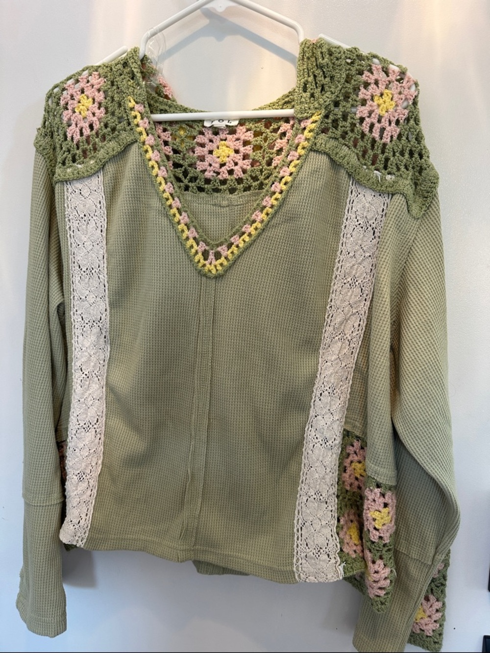 POL Crochet Accent Olive Green/pink Women's Sweater L